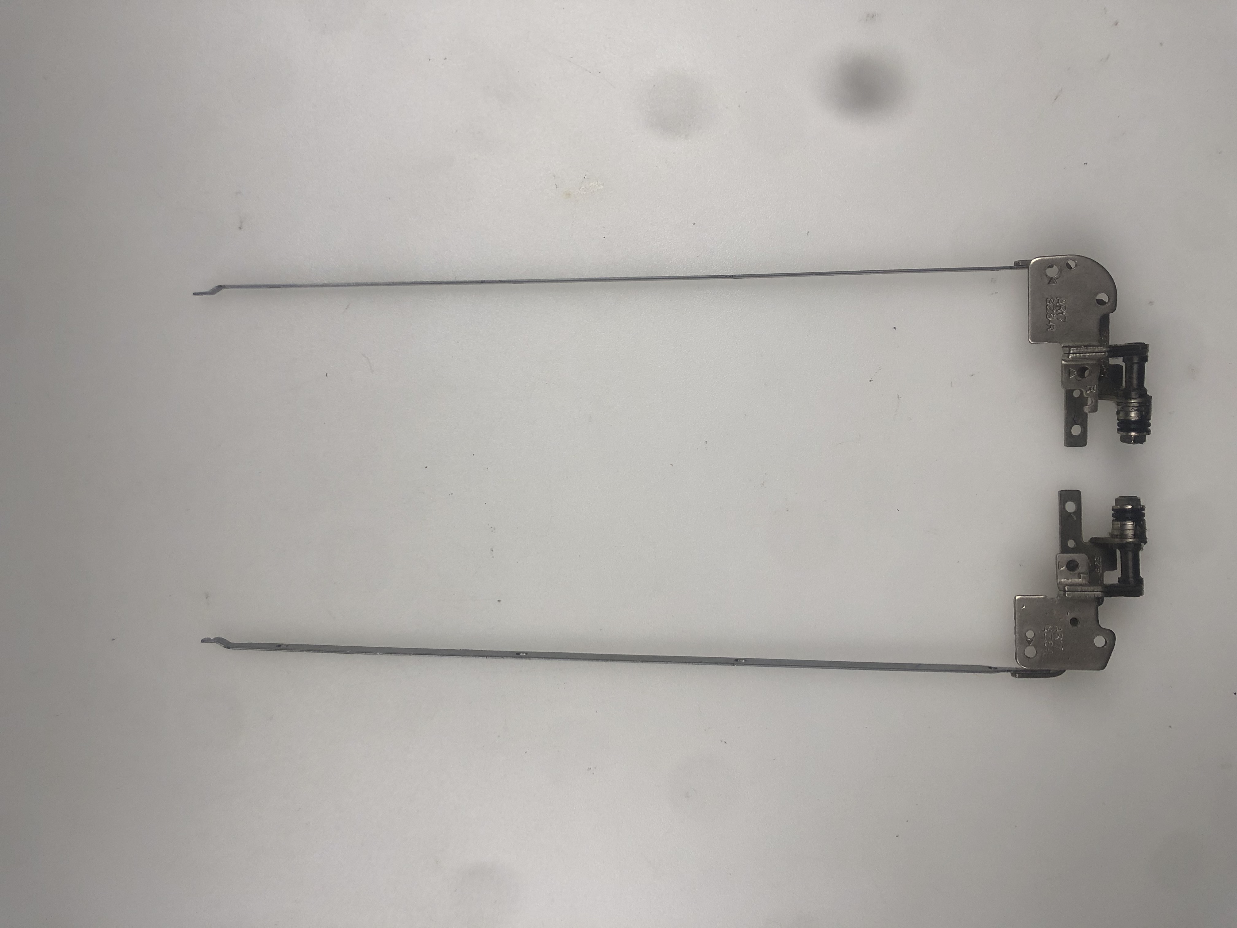 TOSHİBA P70-B-10X MENTEŞE P70-B-10X MENTEŞE