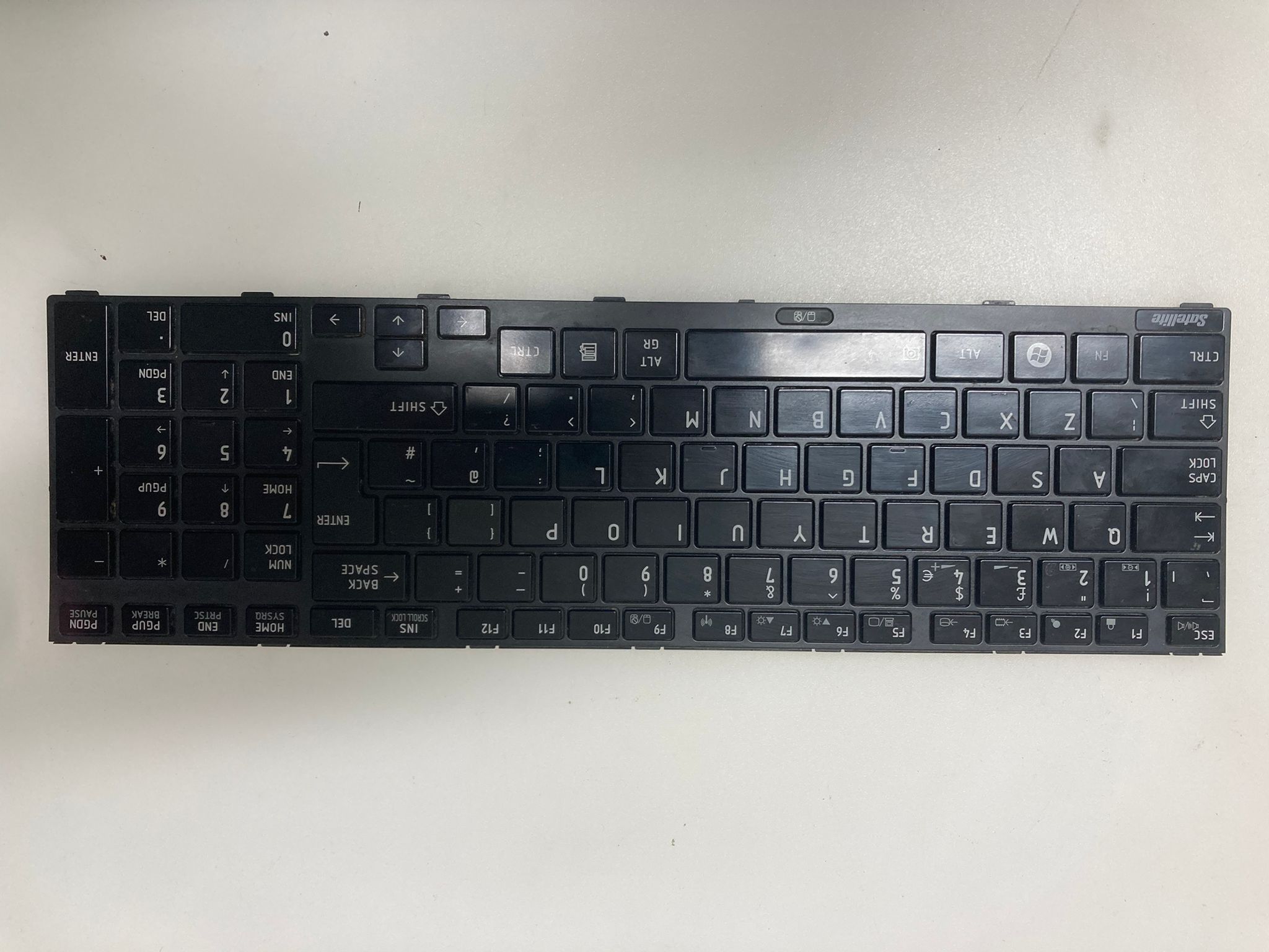 ORJİNAL TOSHİBA R850-10H KLAVYE